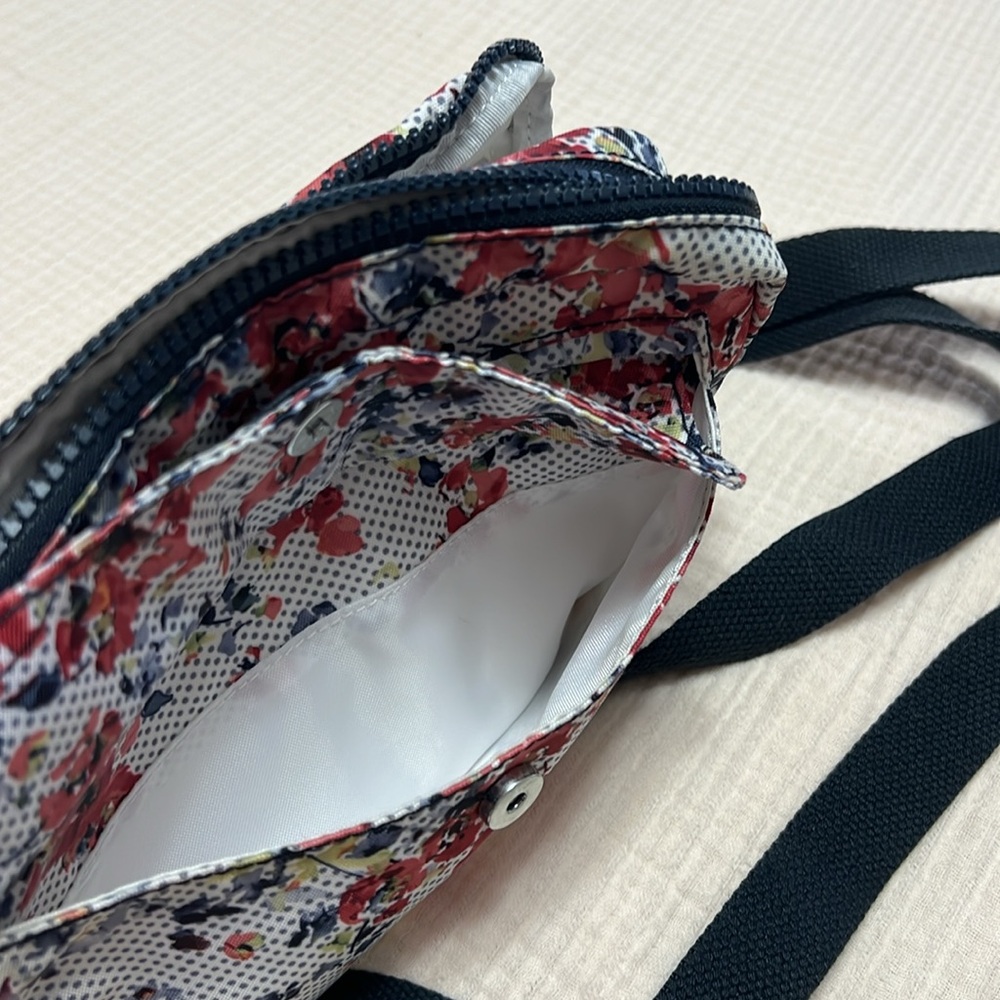Kipling Crossbody - Picture 2 of 7
